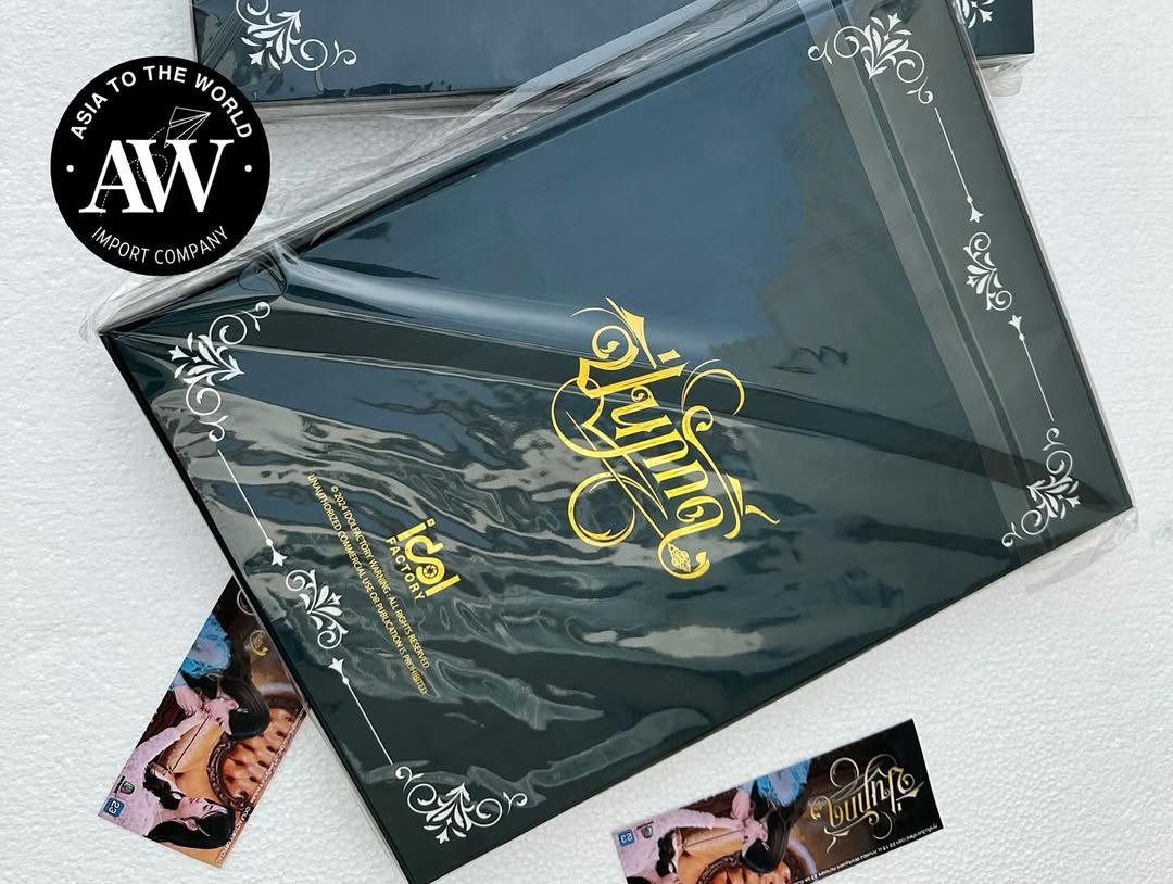 The Loyal Pin : Box set PHOTOBOOK