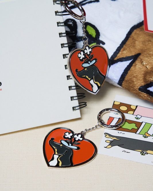 PRE-ORDER - 92 KEEP LOVE CLOSE - KEYCHAIN