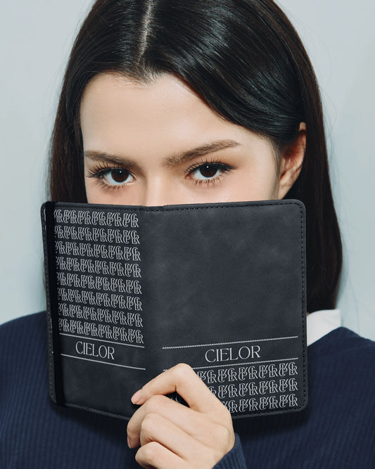 (Pre-Order) Basic Passport Holder (Negro)