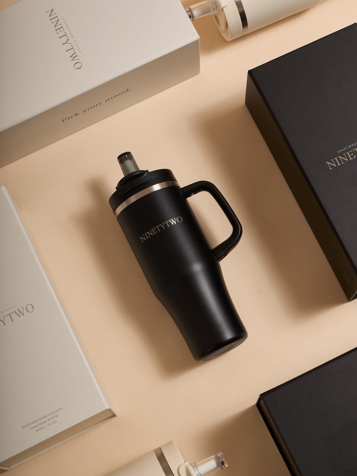 STOCK - PREVENTA - NINETYTWO Tumbler🖤🤍