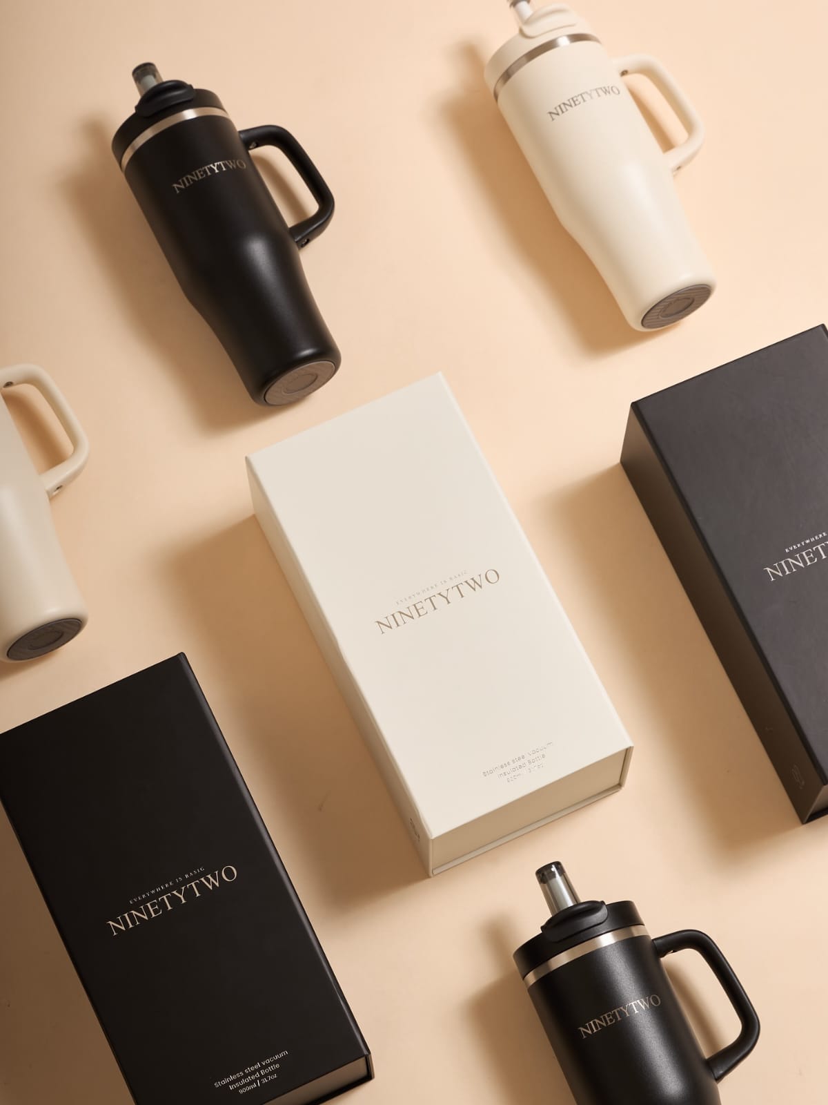 STOCK - PREVENTA - NINETYTWO Tumbler🖤🤍